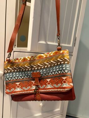 Atenti Tapestry & leather crossbody bag purse